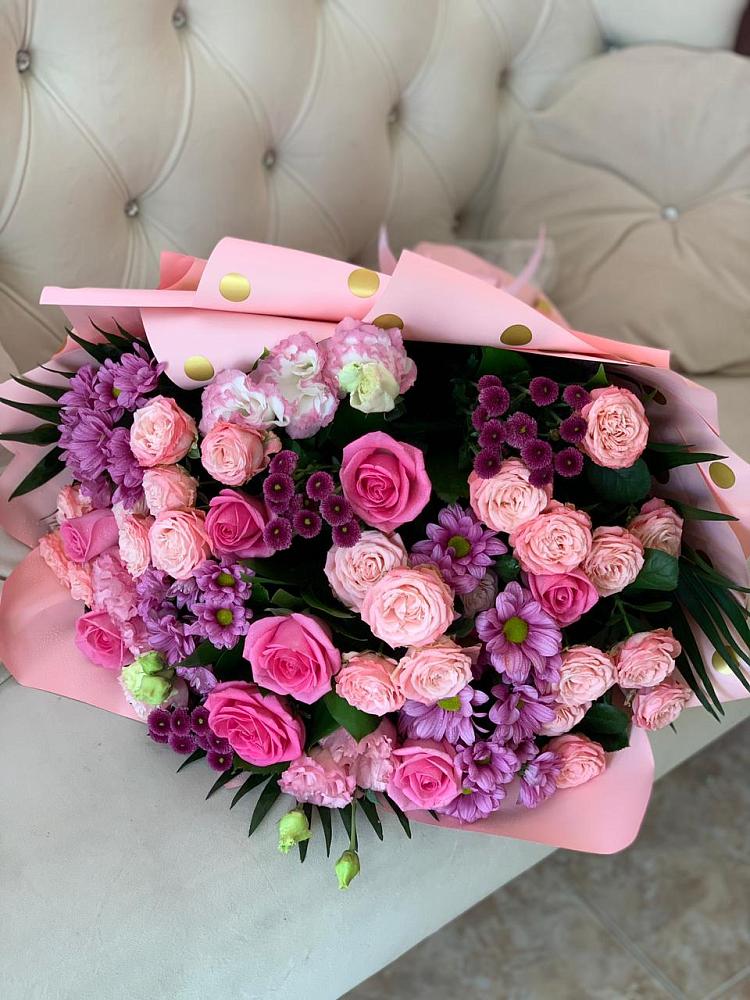 Букет цветов из: Хризантемы, Розы и Лизиантусы в Чистеньком