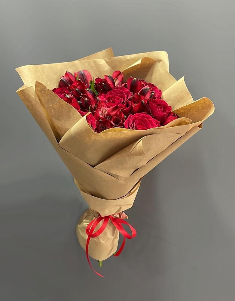 Букет цветов из: Альстромерии и Розы в Чистеньком