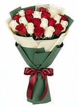 Букет Микс из красных и белых роз в Чистеньком