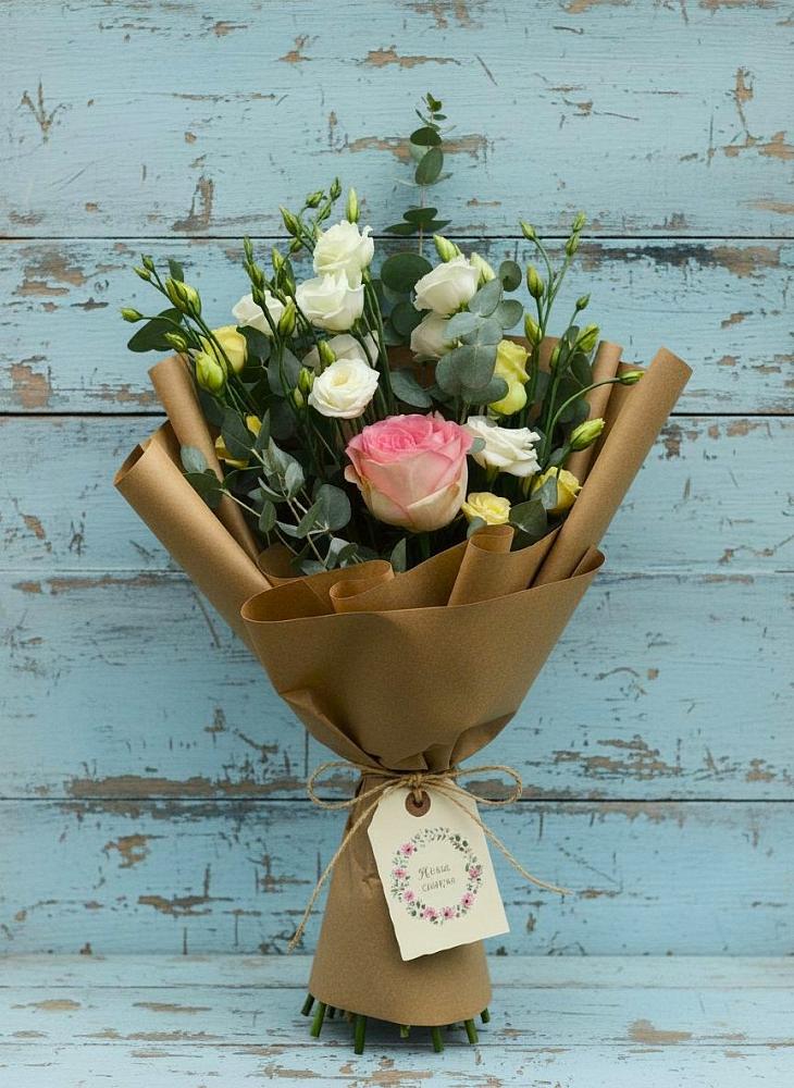 Букет цветов из: Розы и Лизиантусы в Чистеньком