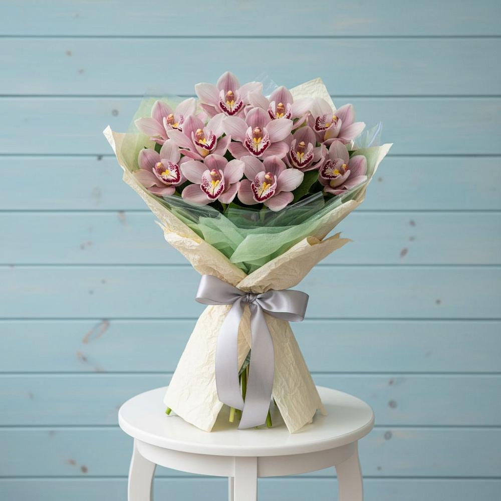 Букет цветов из: Орхидеи и Розы в Чистеньком