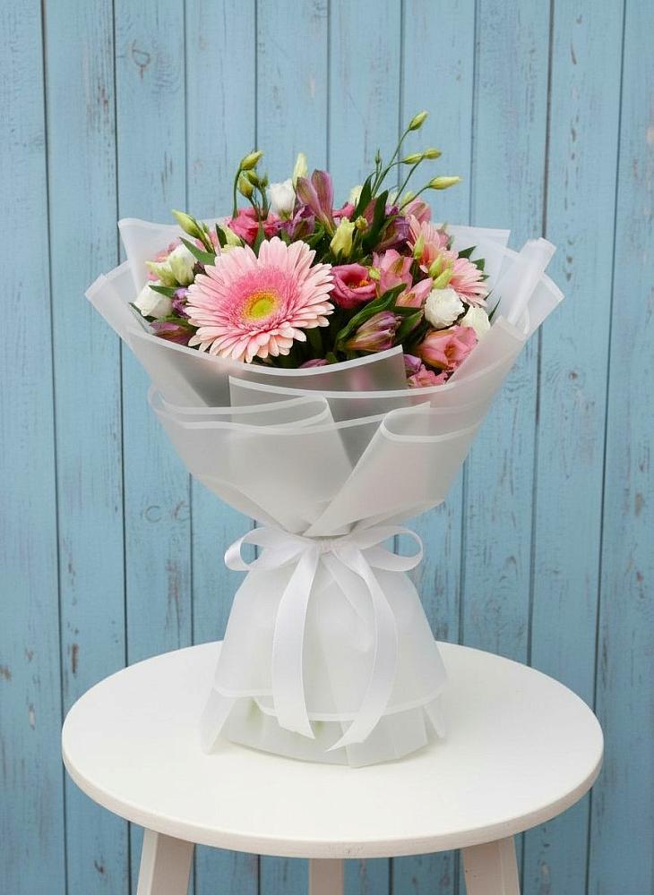 Букет цветов из: Герберы, Альстромерии и Лизиантусы в Чистеньком