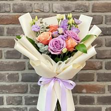 Букет цветов из:  Лизиантусы и Розы в Чистеньком