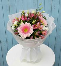Букет цветов из:  Герберы, Альстромерии и Лизиантусы в Чистеньком