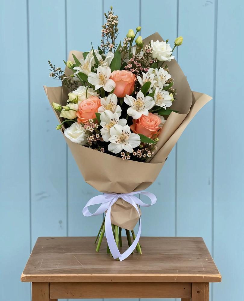 Букет цветов из: Альстромерии, Лизиантусы, Розы и Хризантемы в Чистеньком